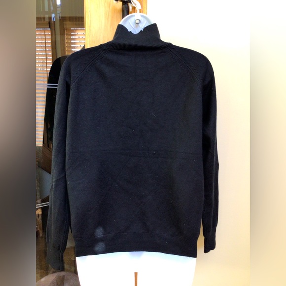 Ladies no name turtleneck sweater. NWOT. - Picture 2 of 4
